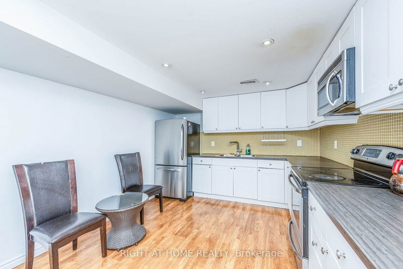 109 Fontainbleau Dr  Toronto, M2M 1P1 | Image 23