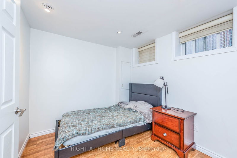 109 Fontainbleau Dr  Toronto, M2M 1P1 | Image 24