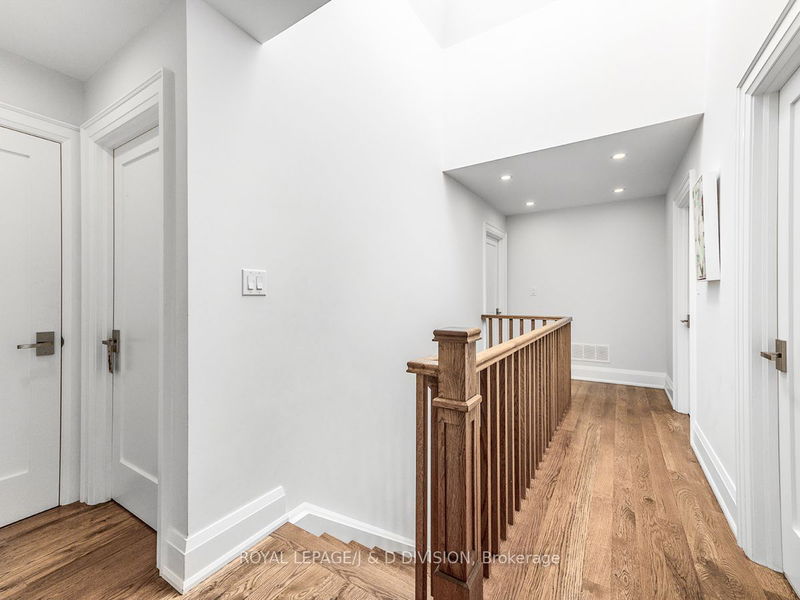 30 Broadleaf Rd  Toronto, M3B 1C2 | Image 21