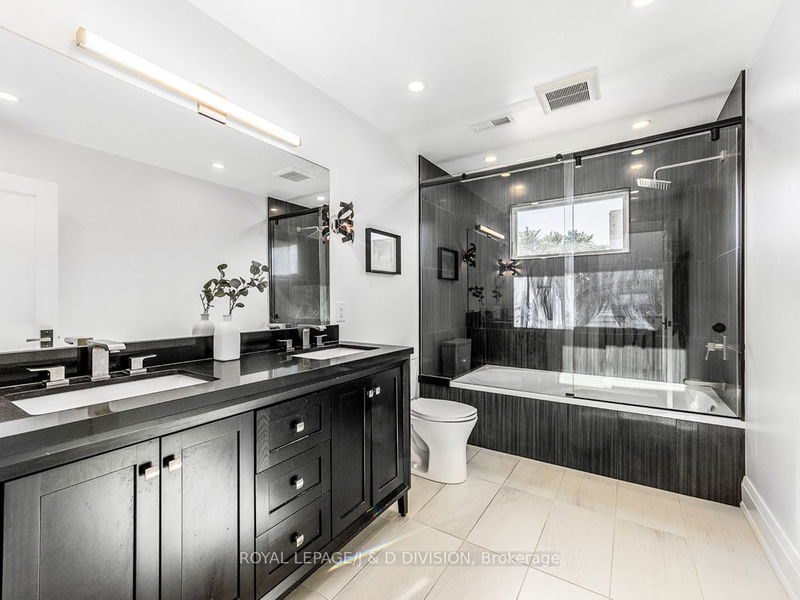 30 Broadleaf Rd  Toronto, M3B 1C2 | Image 27