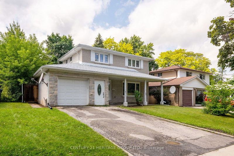 56 Nymark Ave  Toronto, M2J 2G9 | Image 2