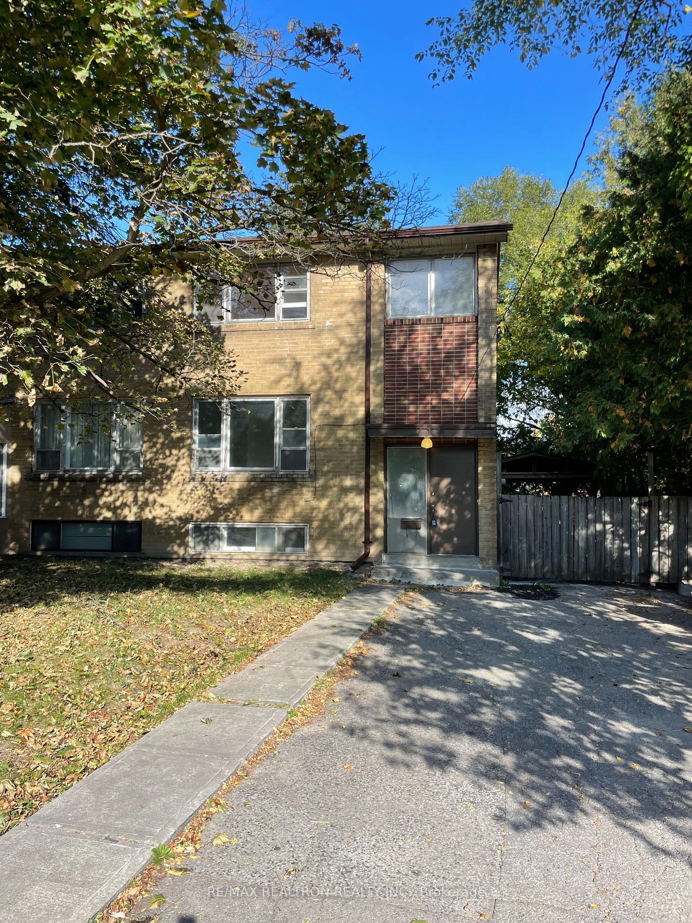 Semi-Detached House leased at 716 Sheppard Avenue, Toronto, Bayview Village, M2K 1B7 - MLS: C9399714