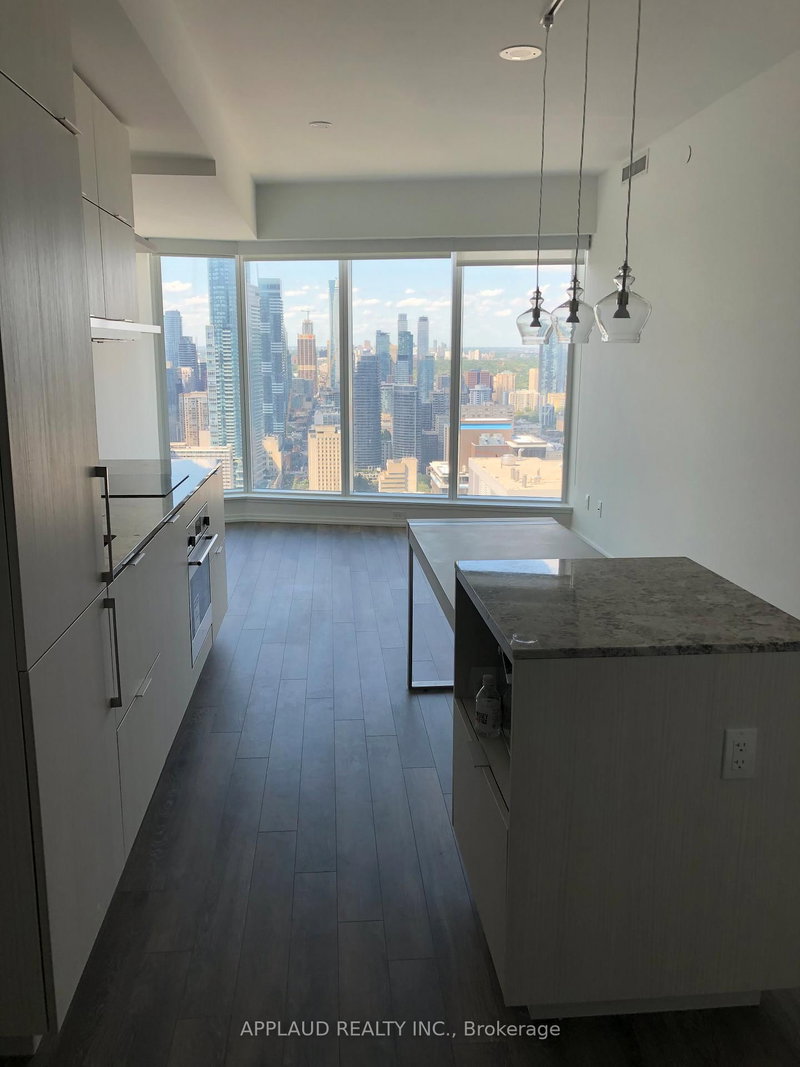 4414 - 197 Yonge St, Toronto, M5B 1M4 | Image 2