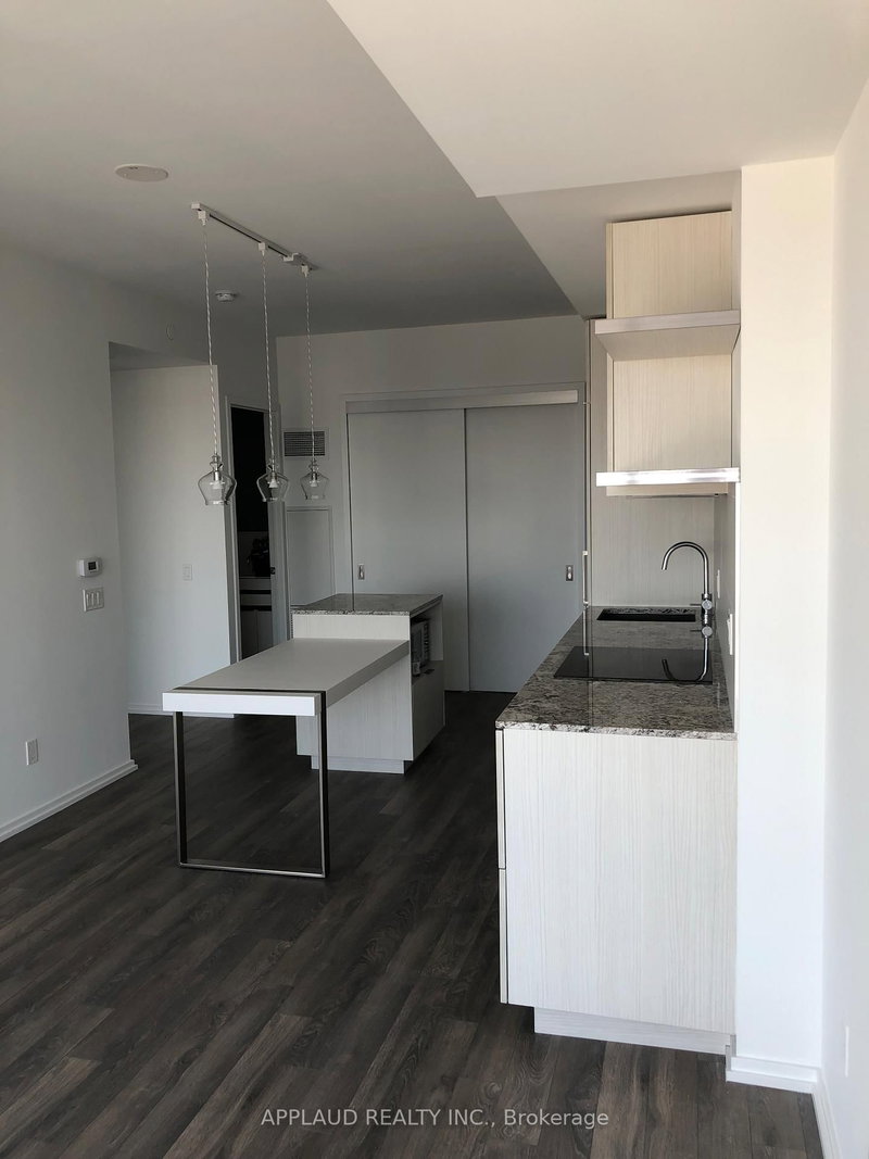 4414 - 197 Yonge St, Toronto, M5B 1M4 | Image 3