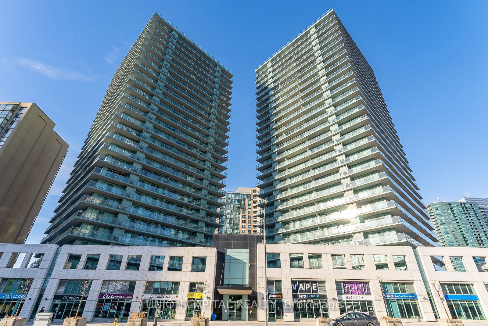 Building in 5508 Yonge Street