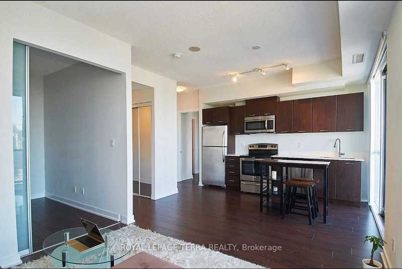 LPH5 - 20 Bruyeres Mews, Toronto, M5V 0G8 | Image 3