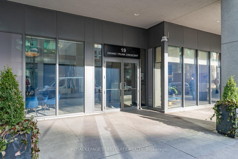 1212 - 19 Grand Trunk Cres, Toronto, M5J 3A3 | Image 2
