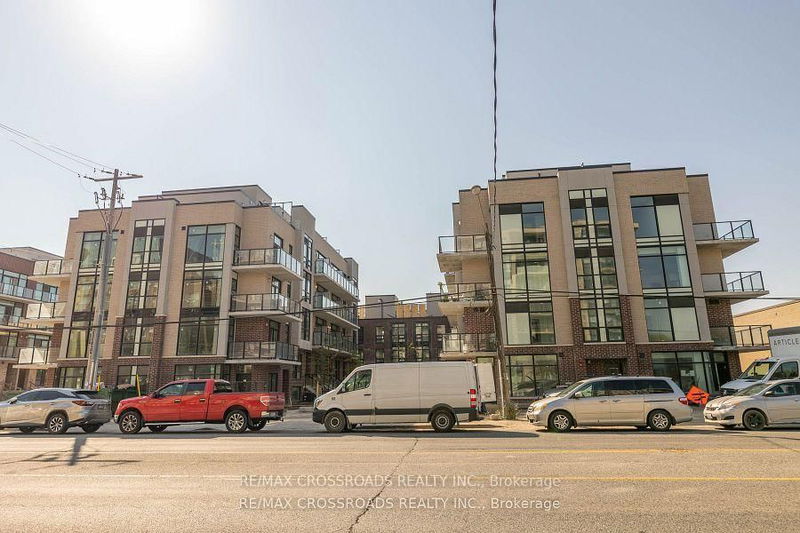 home for lease on TH11-871 Sheppard Avenue W