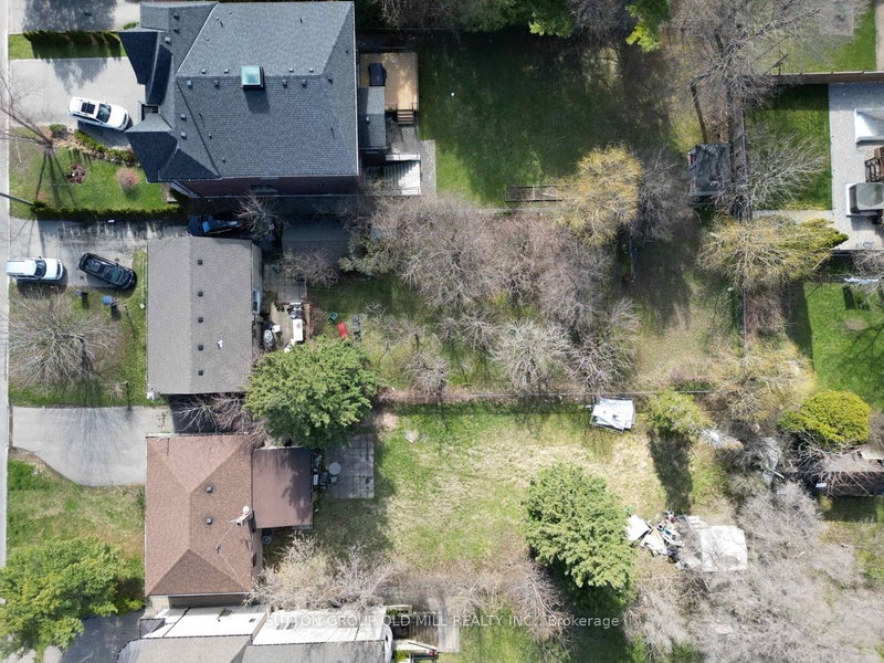 96 Caines Ave, Toronto, M2R 2L3 | Image 2