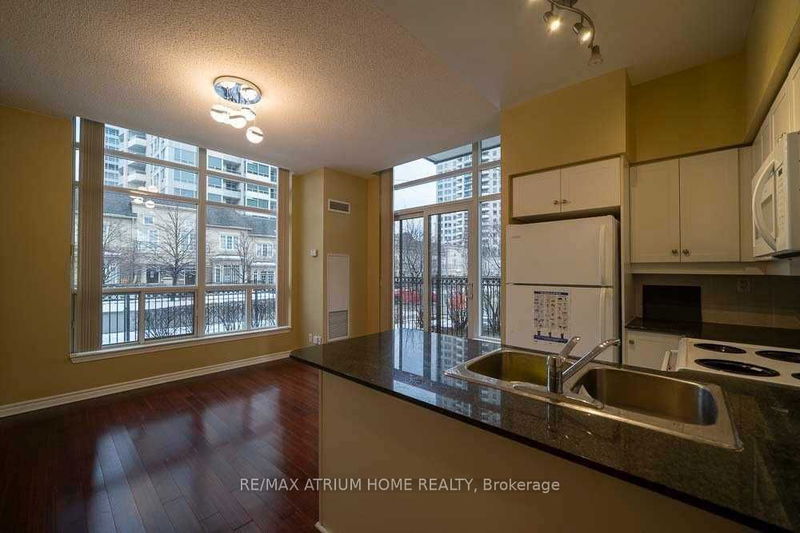 Unit 106 — 19 Barberry Pl, Toronto - Bayview Village image-0-0
