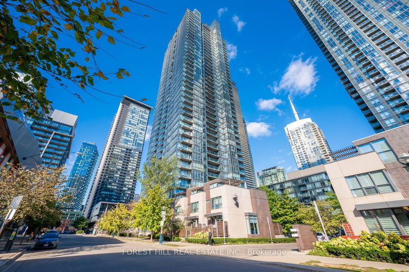 home for lease on PH02-15 Fort York Boulevard