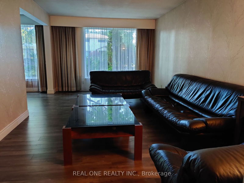 home for lease on upper-9 Lisburn Crescent