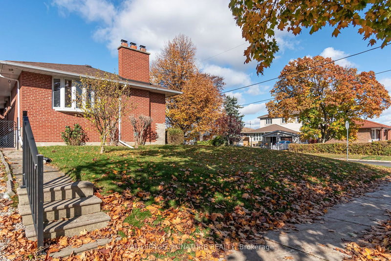Bsmt - 71 Daleside Cres, Toronto, M4A 2K7 | Image 3