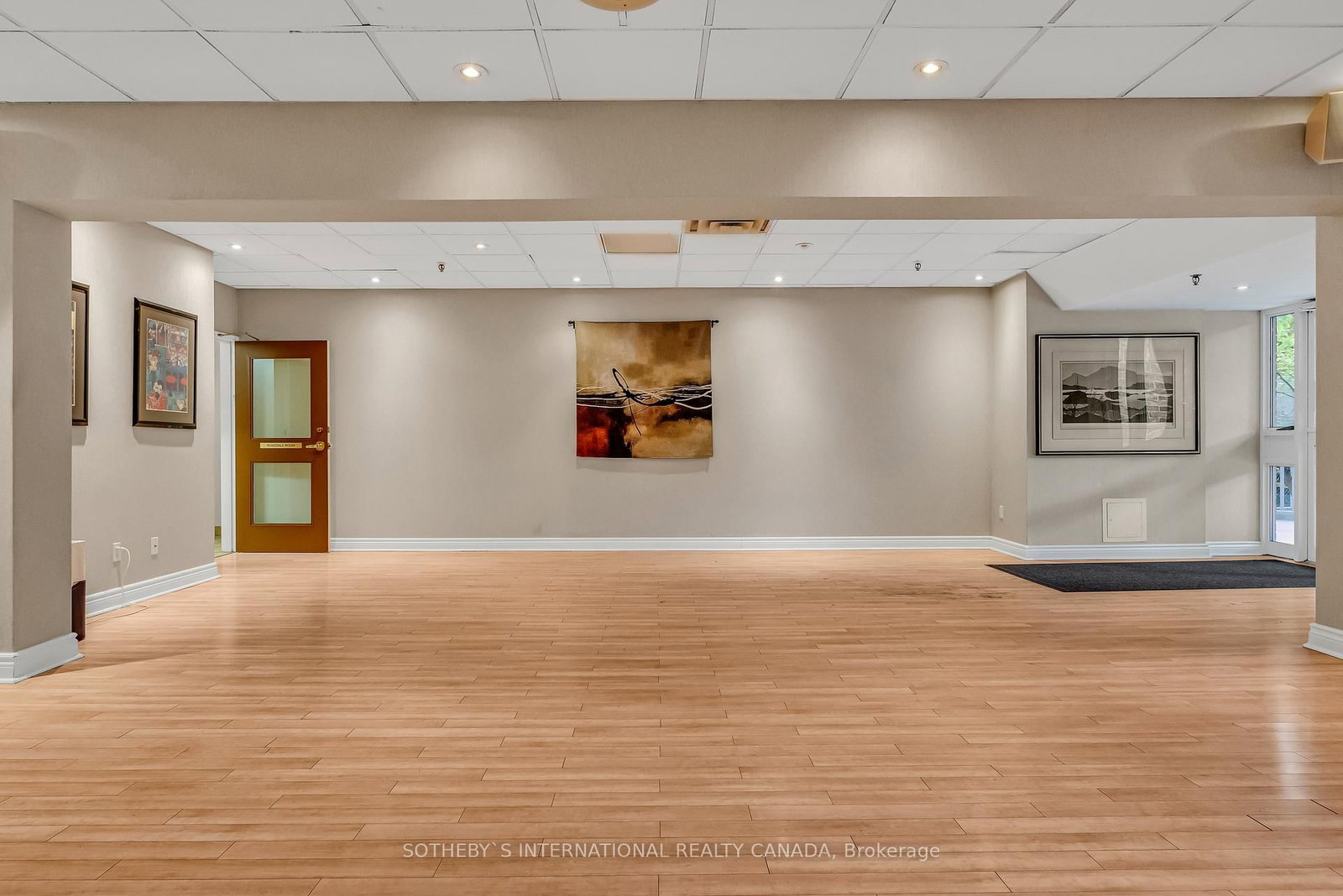 Listing Image 37