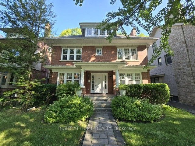 Building in 34 Edgar Avenue