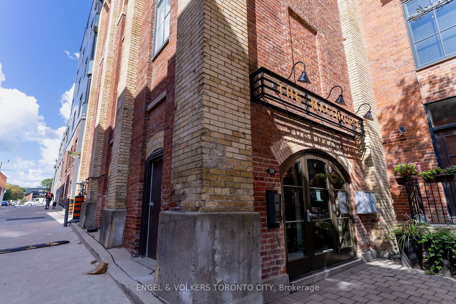 Building in 39 Old Brewery Lane