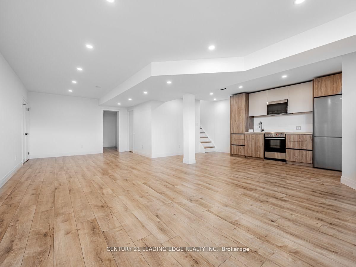 Listing Image 23