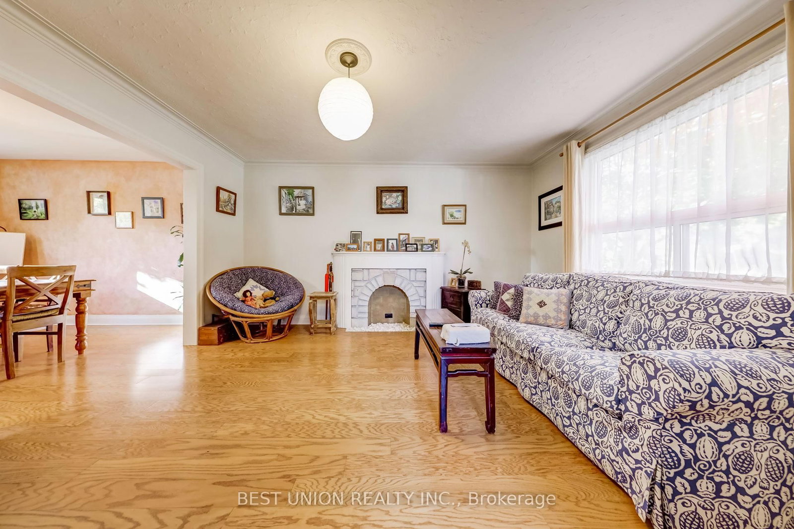 Listing Image 3