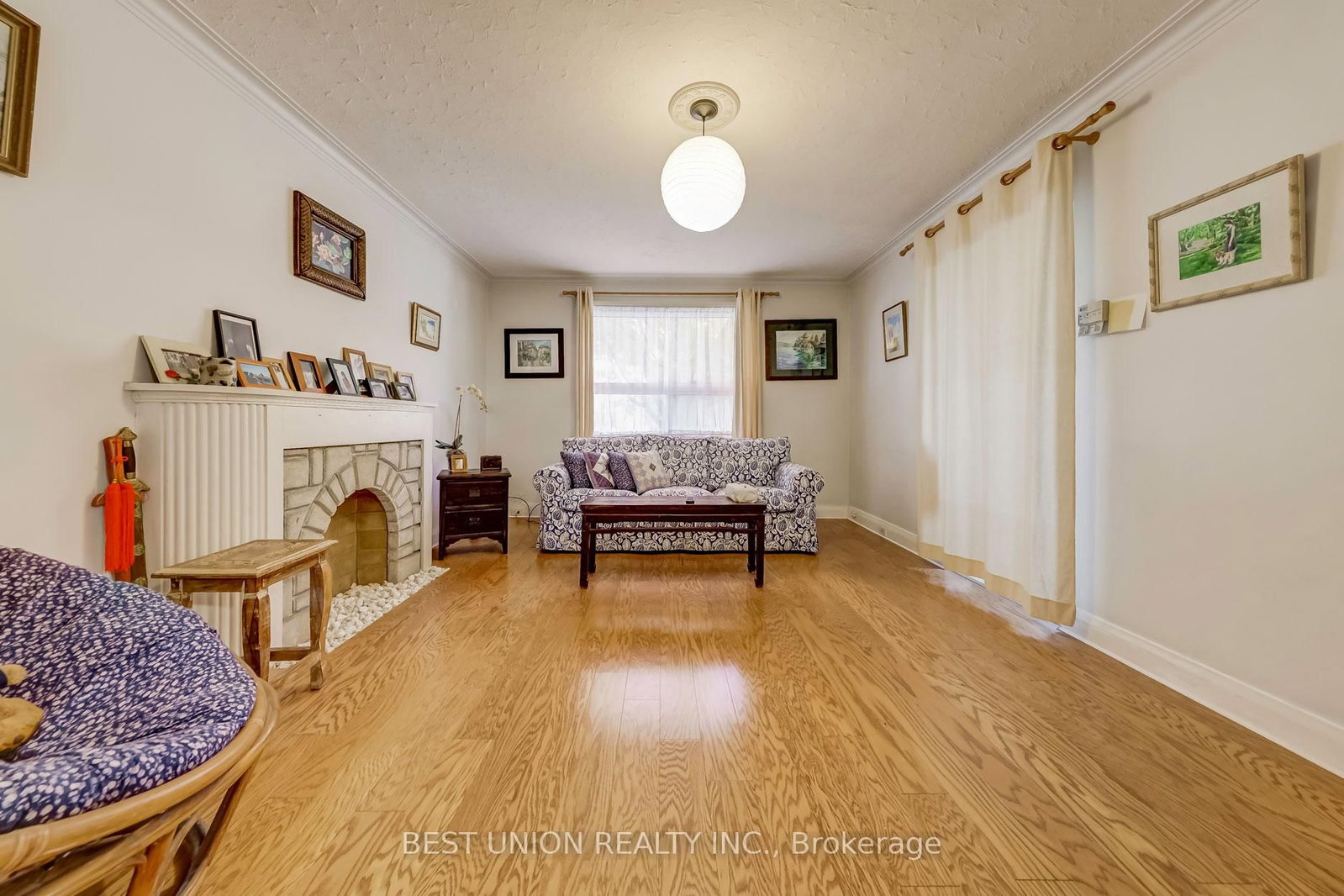 Listing Image 5