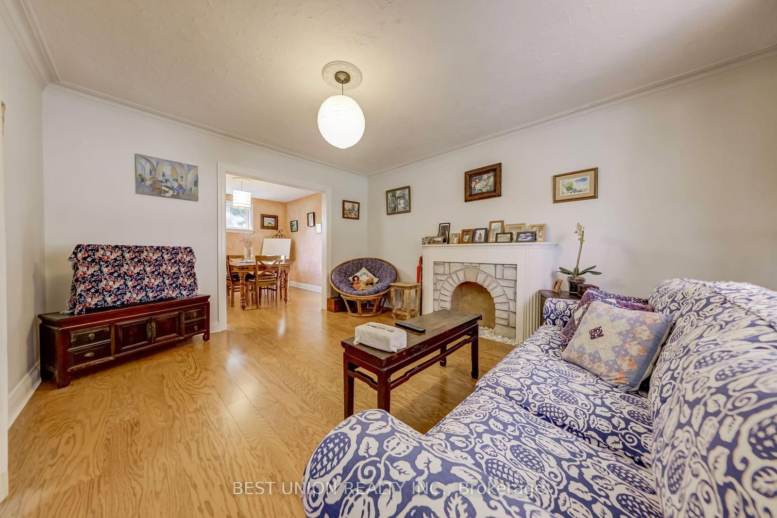 Listing Image 6