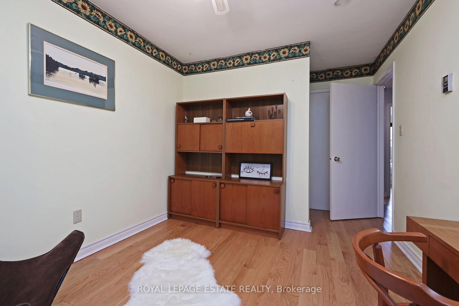 Listing Image 19