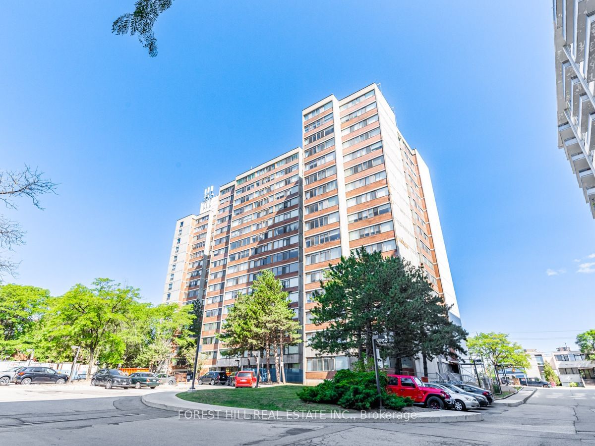 Building in 3000 Bathurst Street