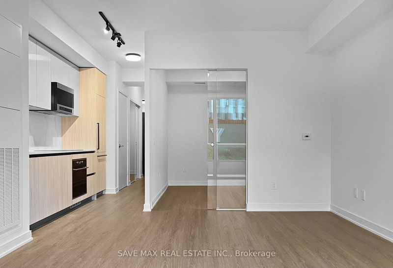 home for lease on 501-425 Front Street E