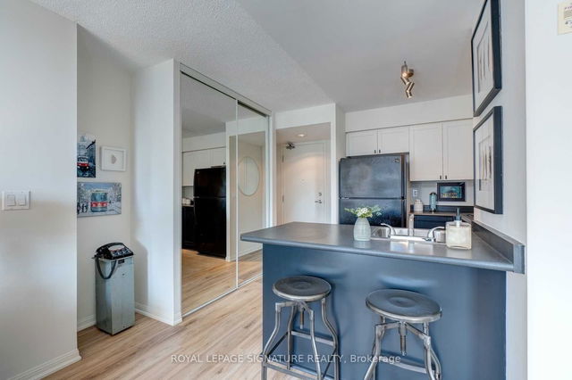 901 - 311 Richmond Street E