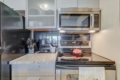 Unit 1109 — 18 Harrison Garden Blvd, Toronto - Willowdale East image-0-4