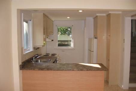 27 Lyndale Dr, Toronto, M2N2X9 | Image 2