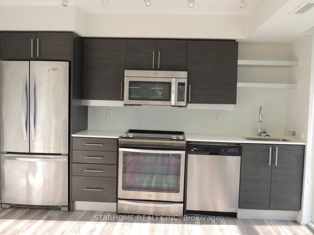 1012 - 400 Adelaide Street E