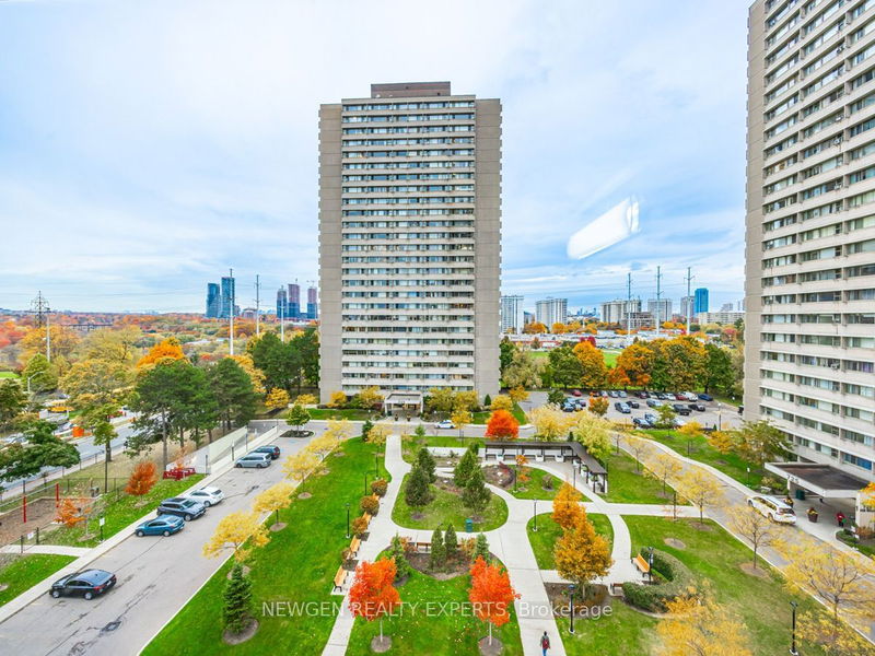 home for sale on 802-715 Don Mills Road