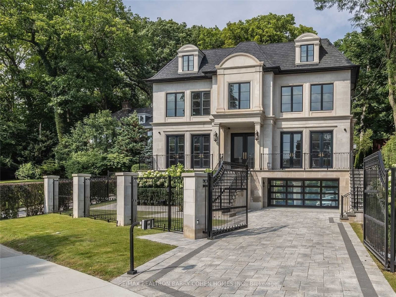 Building at 31 Russell Hill Road, Toronto, Casa Loma