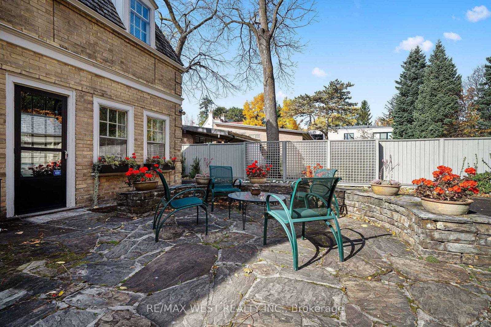 Listing Image 8