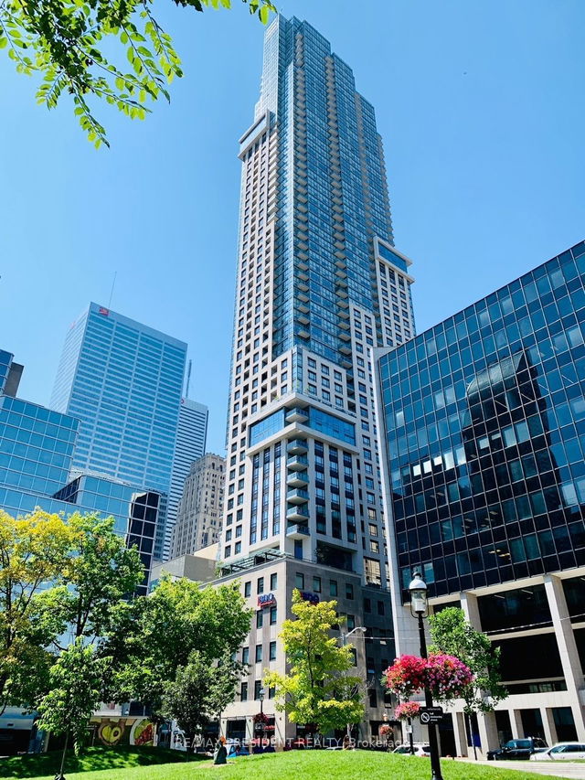 305 - 88 Scott Street