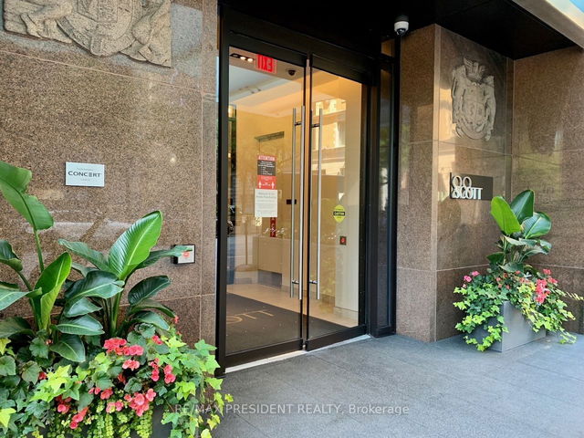 305 - 88 Scott Street