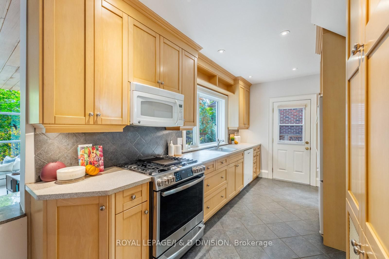 Listing Image 13