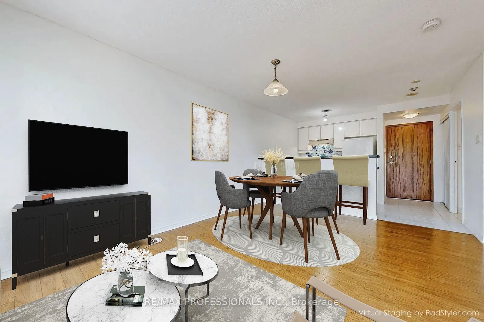 Listing Image 4