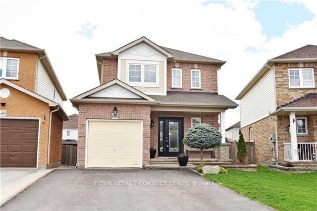 home for lease on 644 Woodmount Crescent