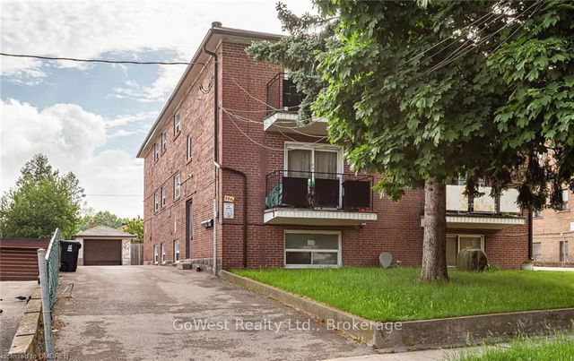 559A BIRCHMOUNT Drive