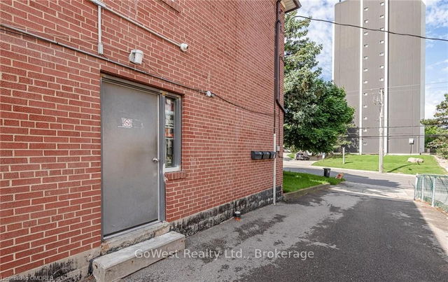 559A BIRCHMOUNT Drive