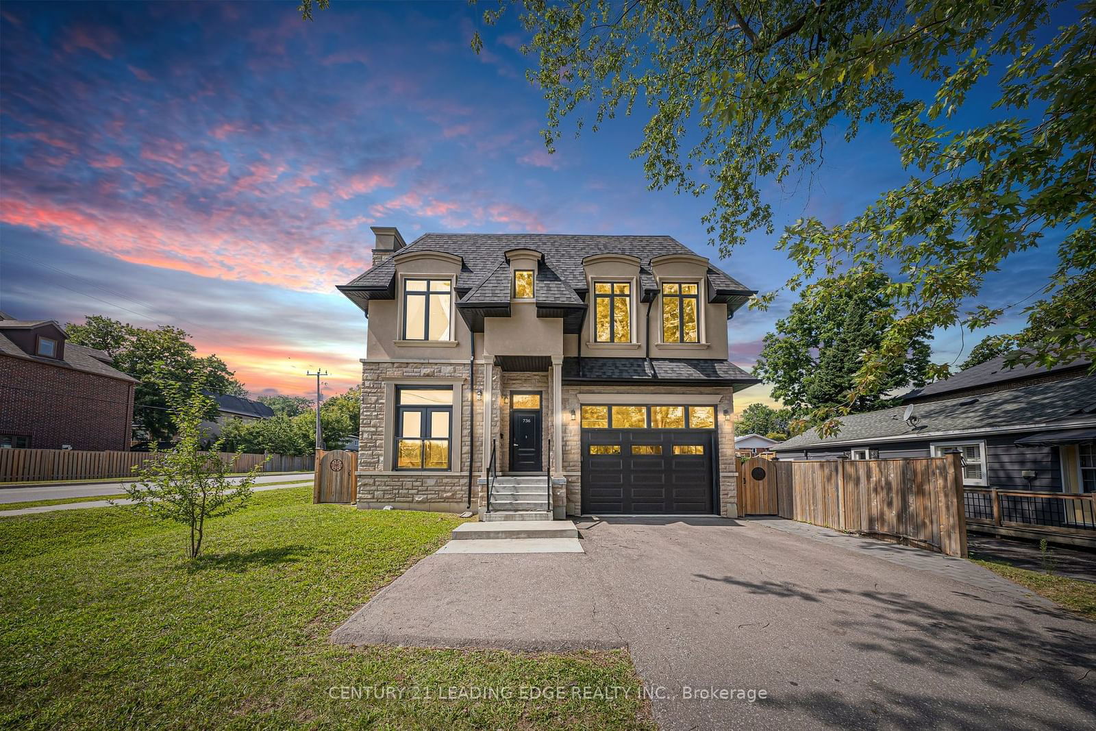 Building at 736 Hillview Crescent, Pickering, West Shore