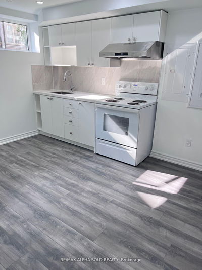Unit 10 Bsmt — 16 Eaton Park Lane, Toronto - L'Amoreaux image-0-1