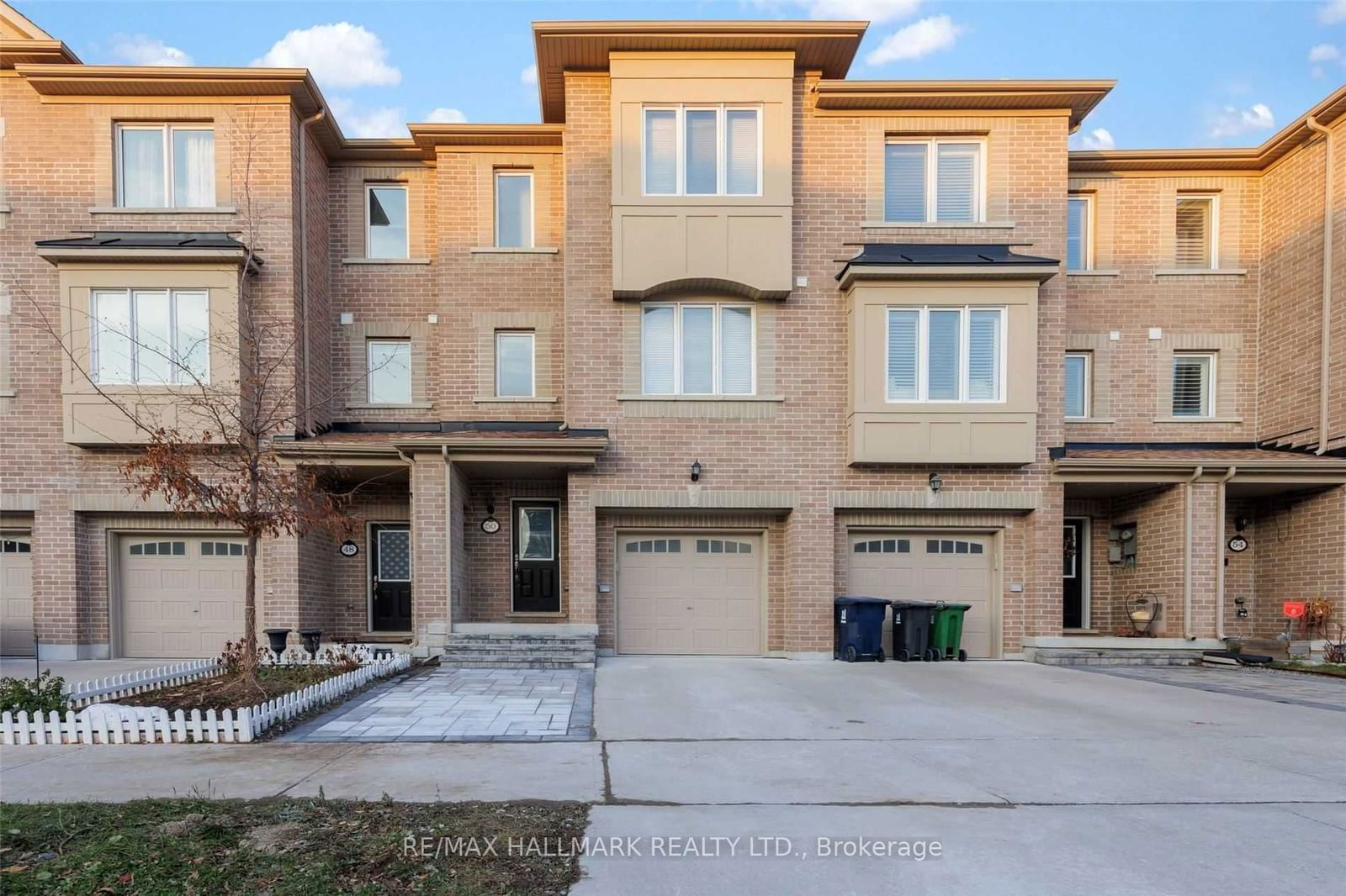 Townhouse leased at 50 Pringdale Gardens Circle, Toronto, Eglinton East, M1J 0B1 - MLS: E10409656