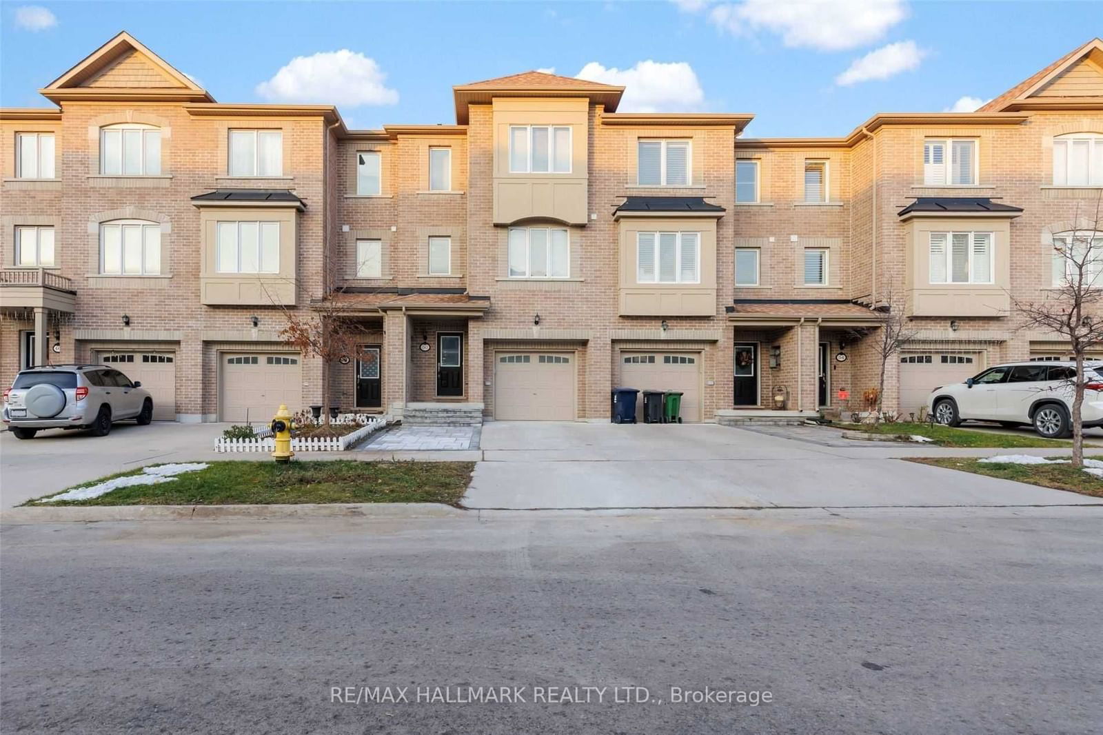 Townhouse leased at 50 Pringdale Gardens Circle, Toronto, Eglinton East, M1J 0B1 - MLS: E10409656