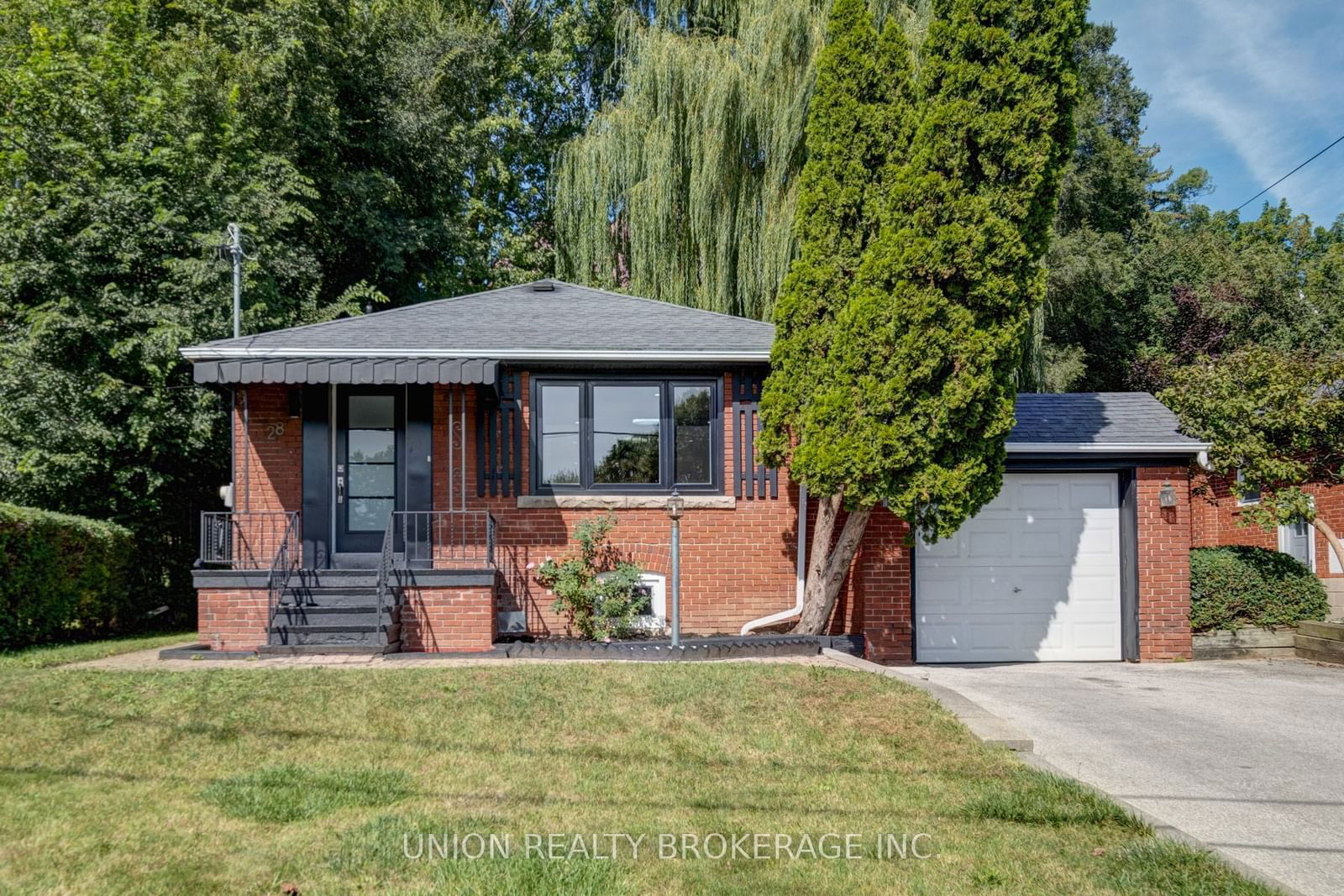 Building in 28 Fishleigh Drive