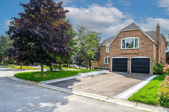 533 Braeburn Crescent