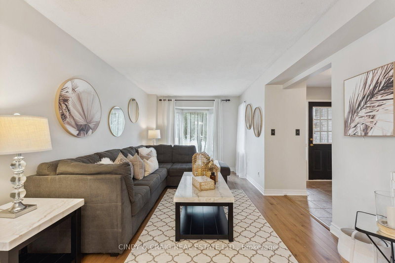 81 Beechnut Cres, Clarington, L1E 1Y4 | Image 2