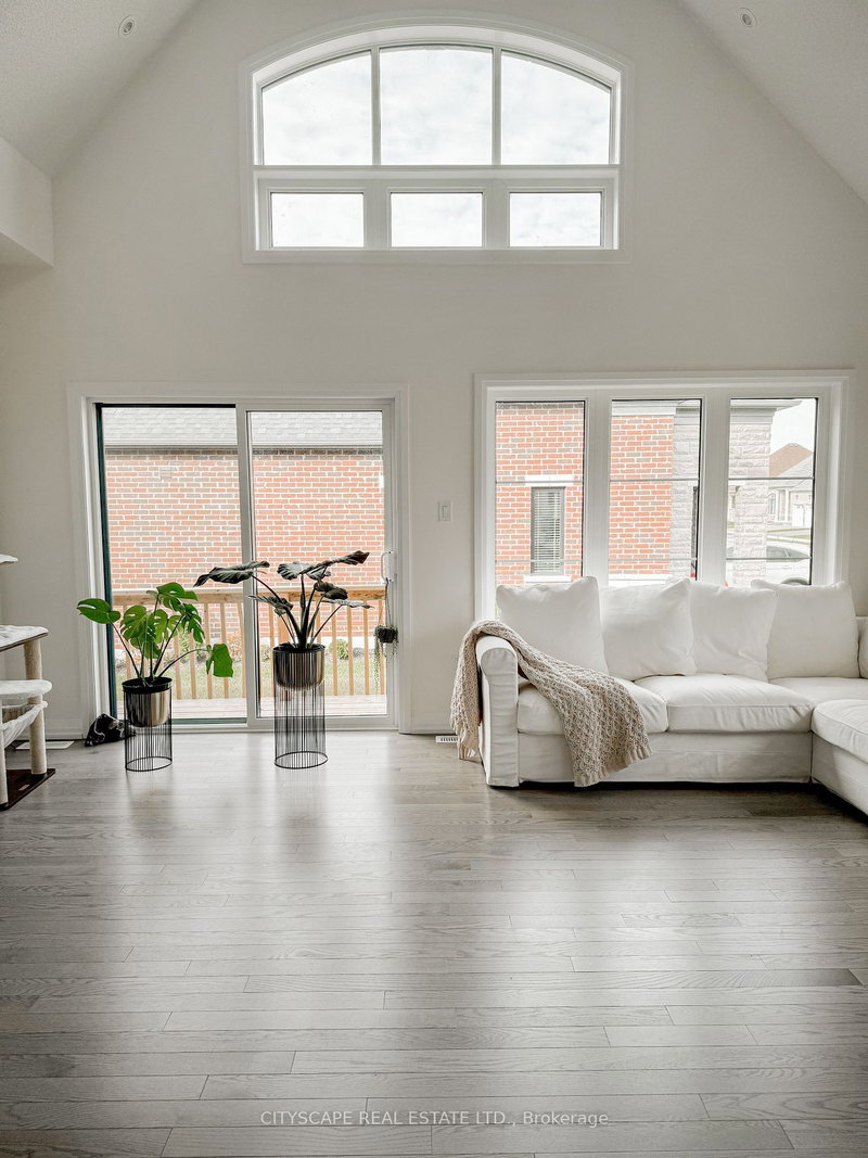 54 Holtby Crt, Scugog, L9L 0B4 | Image 3