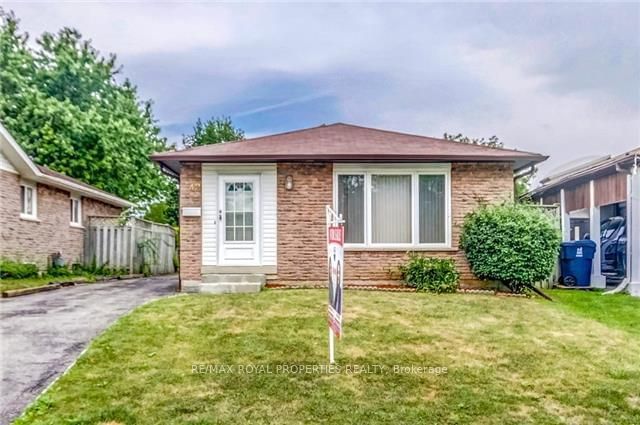 home for lease on 42 Loradeen Crescent